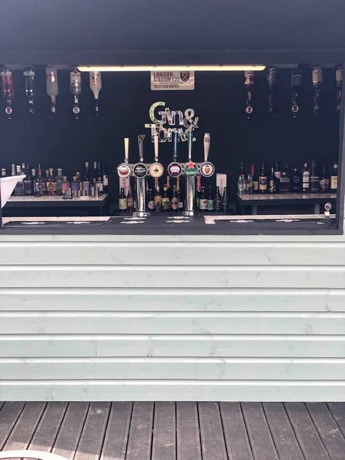 The Holroyd Arms Hotel Guildford Esterno foto