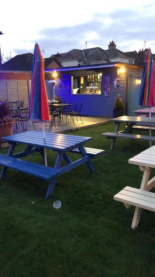 The Holroyd Arms Hotel Guildford Esterno foto