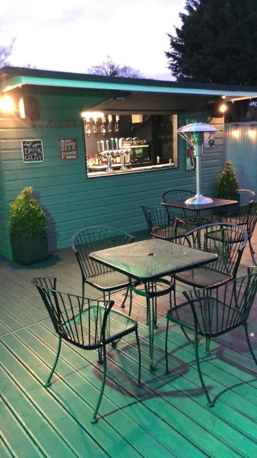 The Holroyd Arms Hotel Guildford Esterno foto