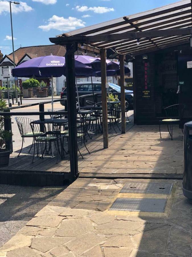 The Holroyd Arms Hotel Guildford Esterno foto